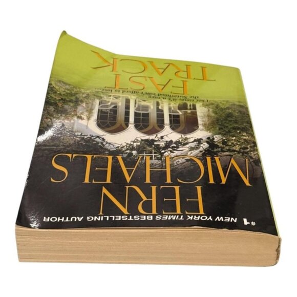 Fast Track Fern Michaels Sisterhood Novel Mystery Thriller Paperback Book 2009 - Picture 4 of 9